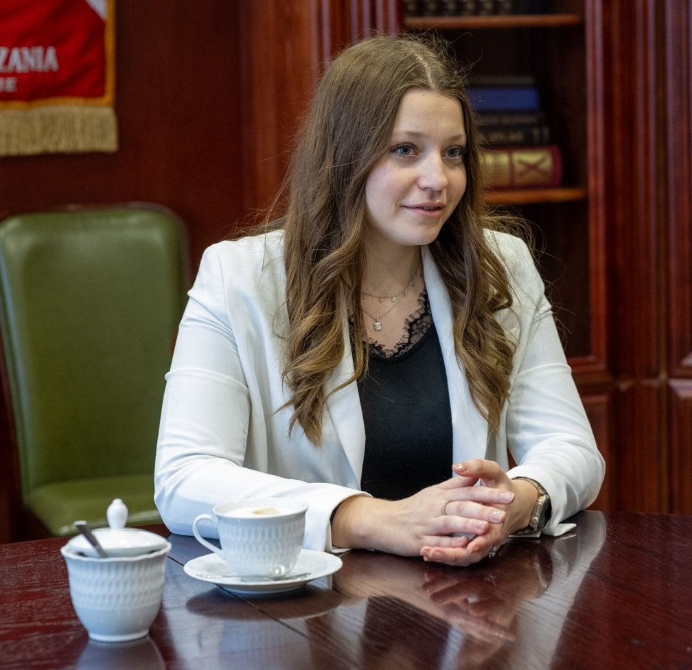Claudia Sidor Joins “Rector’s Coffee with the Graduate” - absolwent ...